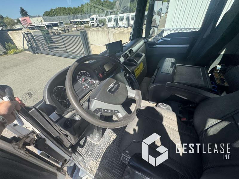 Camion ampliroll MAN TGS 26.400