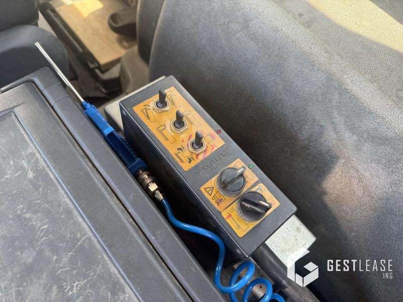 Camion ampliroll MAN TGS 26.400
