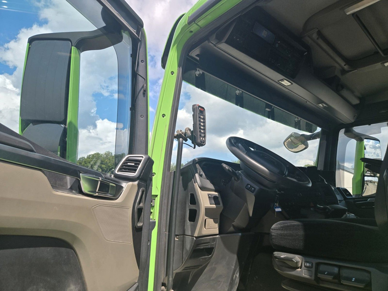 Camion ampliroll MAN TGS 26.510 Abrollkipper HIAB Lift -Lenkachse