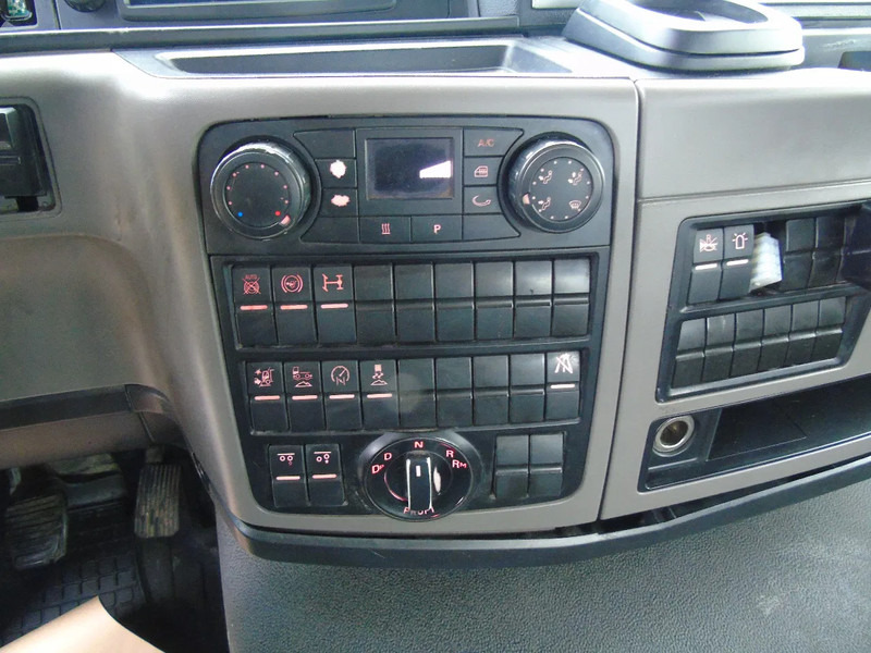 Camion ampliroll MAN TGS 28.470 + 20T hook + 6x2