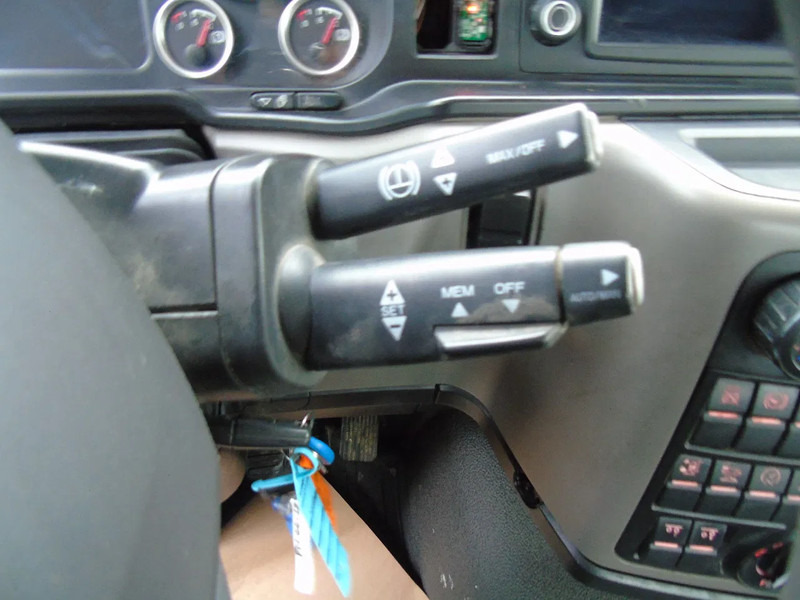 Camion ampliroll MAN TGS 28.470 + 20T hook + 6x2