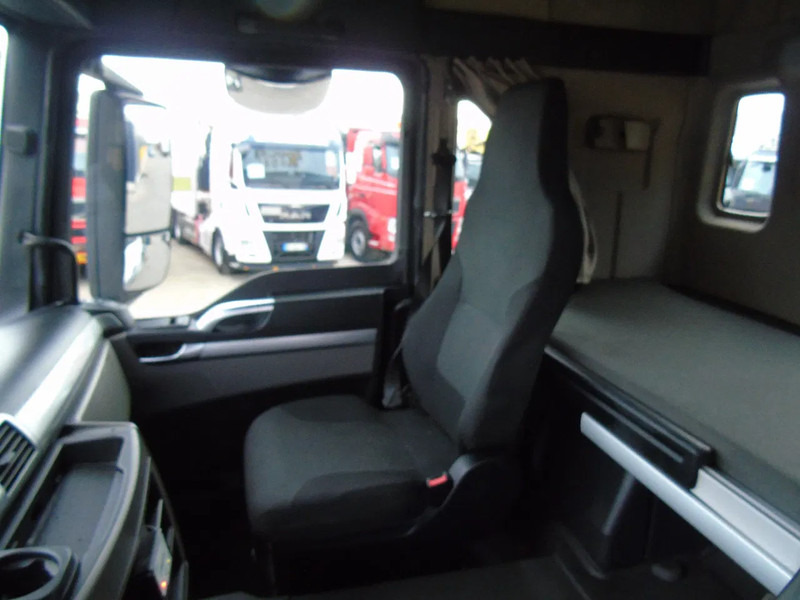 Camion ampliroll MAN TGS 28.470 + 20T hook + 6x2