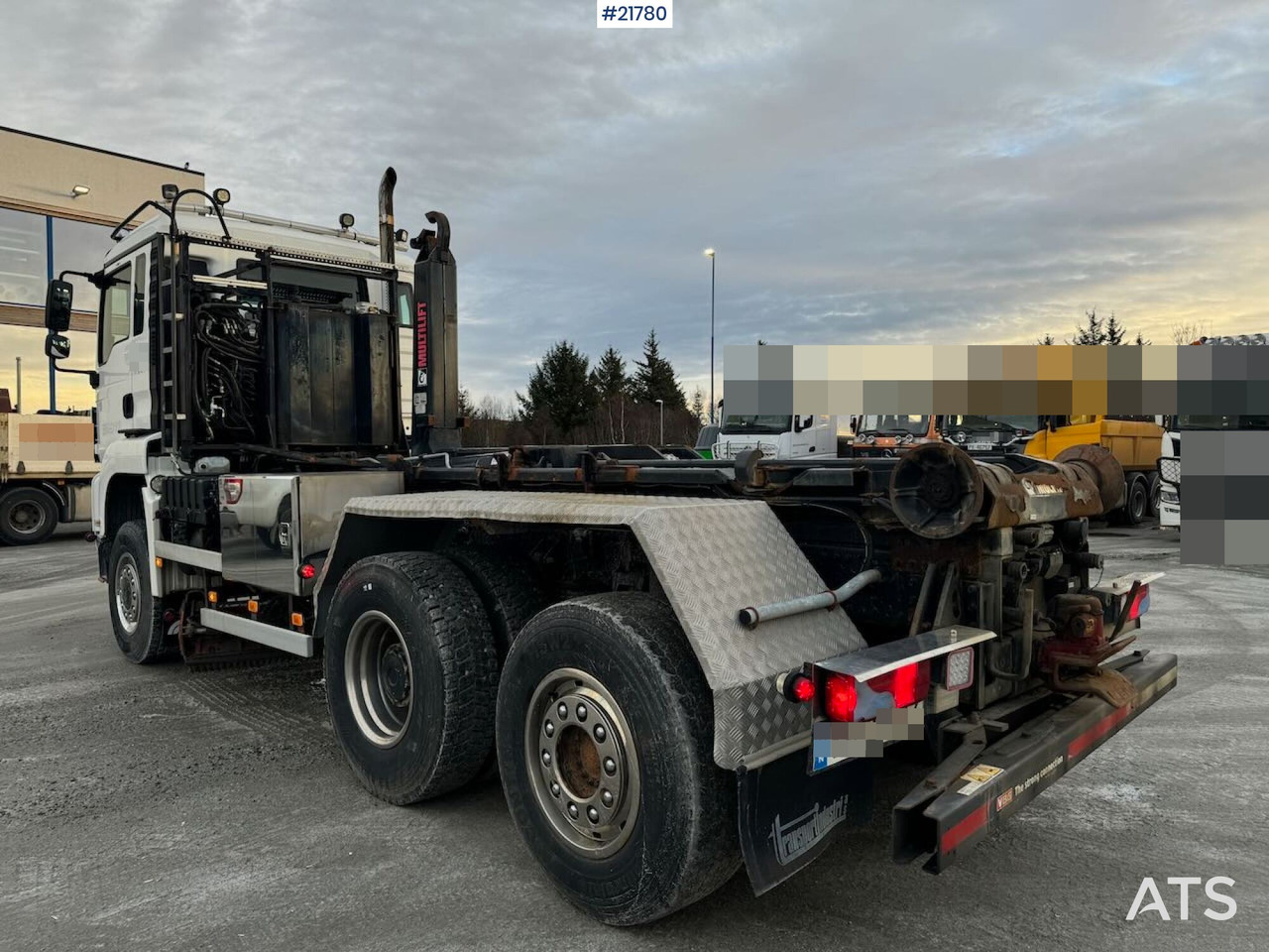 Camion ampliroll MAN TGS 28.480 6x4 brøyterigget Krokbil m/ underliggende skjær og kranhydraulikk.