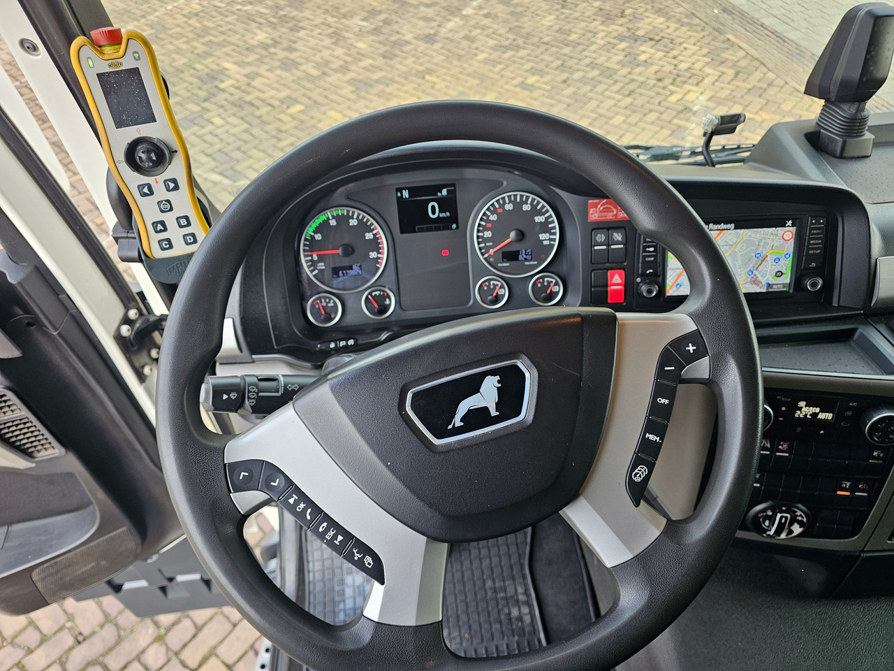 Camion ampliroll MAN TGS 28.500 L 6x2-4 Hooklift