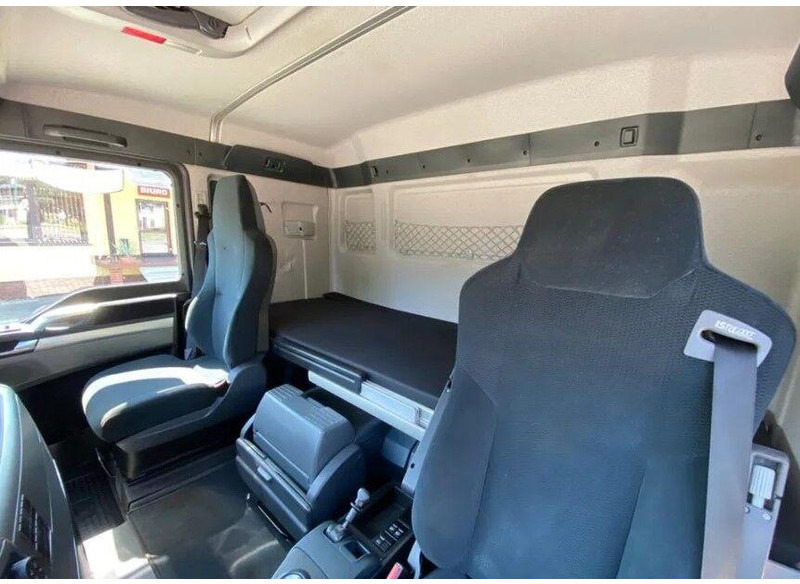 Camion ampliroll MAN TGX 26.440