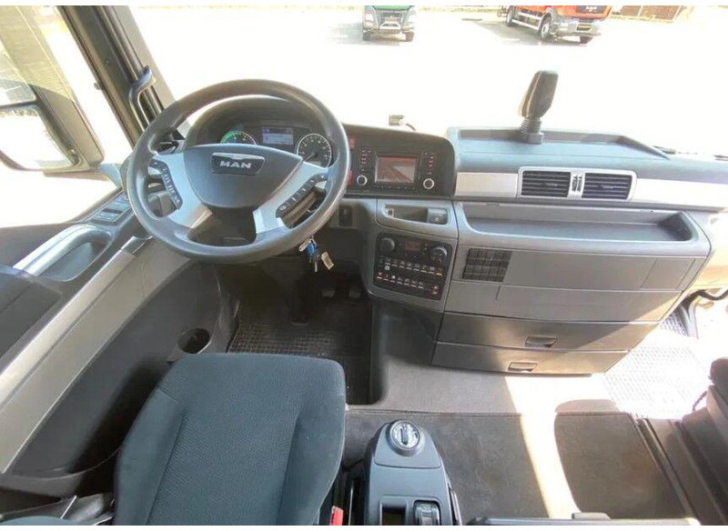 Camion ampliroll MAN TGX 26.440