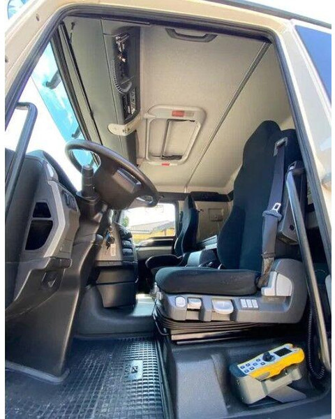 Camion ampliroll MAN TGX 26.440