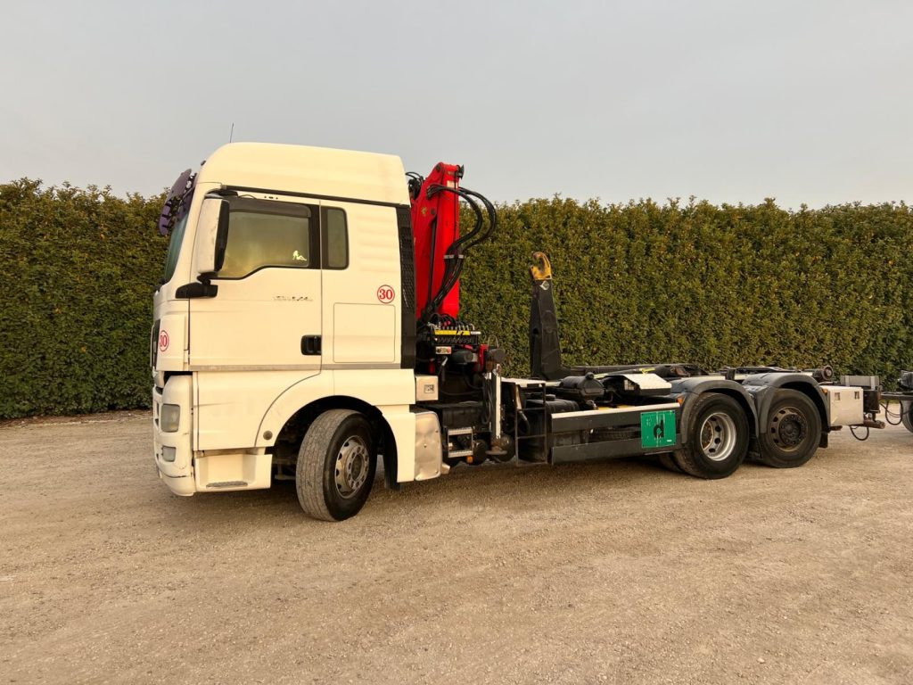 Camion ampliroll MAN TGX 26.440 SCARRABILE CON GRU