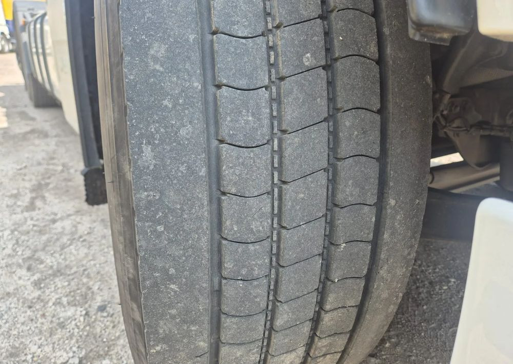 Camion ampliroll MAN TGX 26-460 Hakowiec oś skrętna