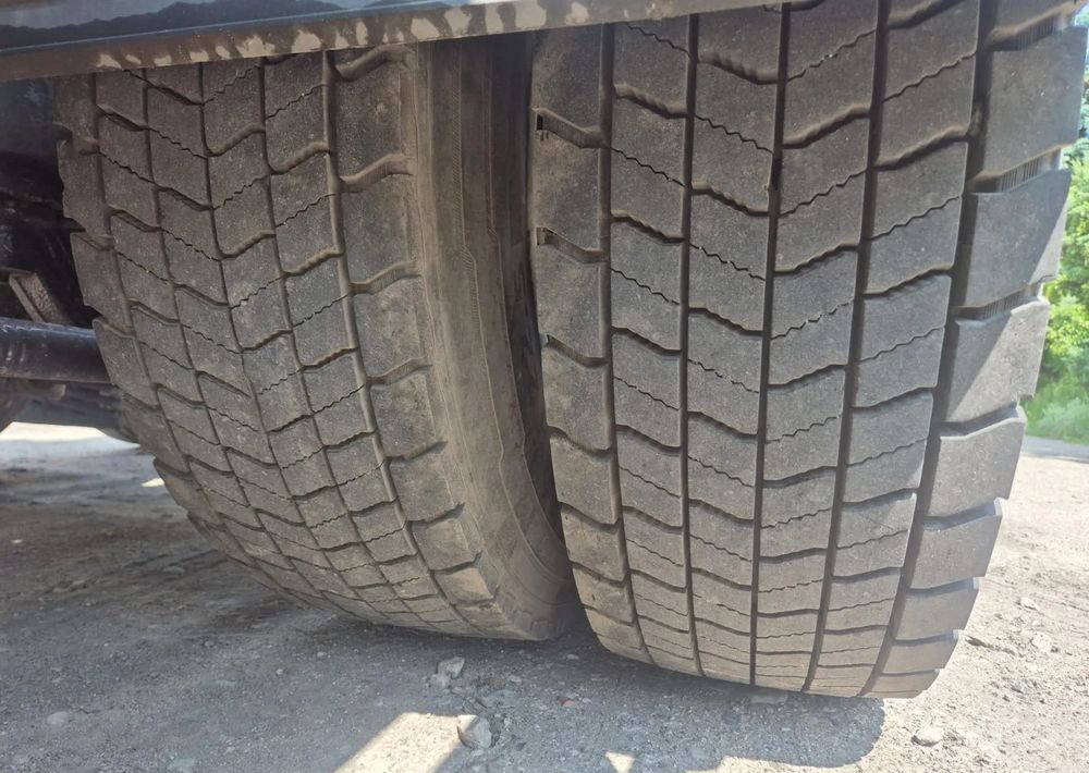 Camion ampliroll MAN TGX 26-460 Hakowiec oś skrętna