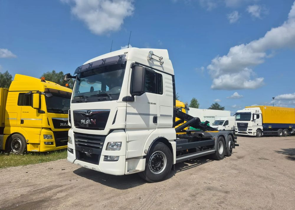 Camion ampliroll MAN TGX 26-460 Hakowiec oś skrętna