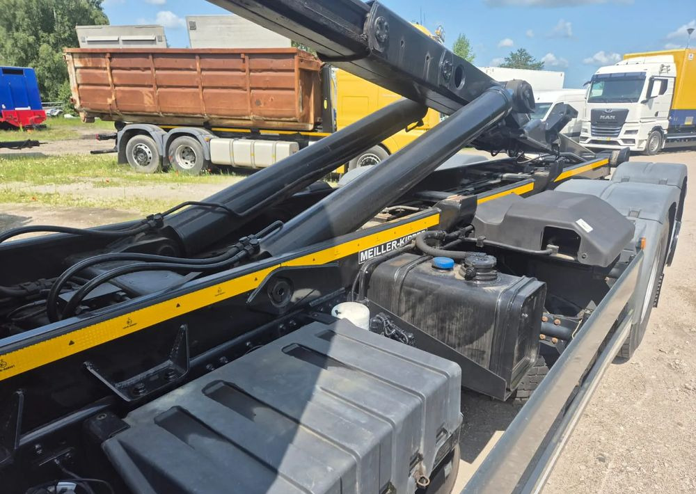 Camion ampliroll MAN TGX 26-460 Hakowiec oś skrętna