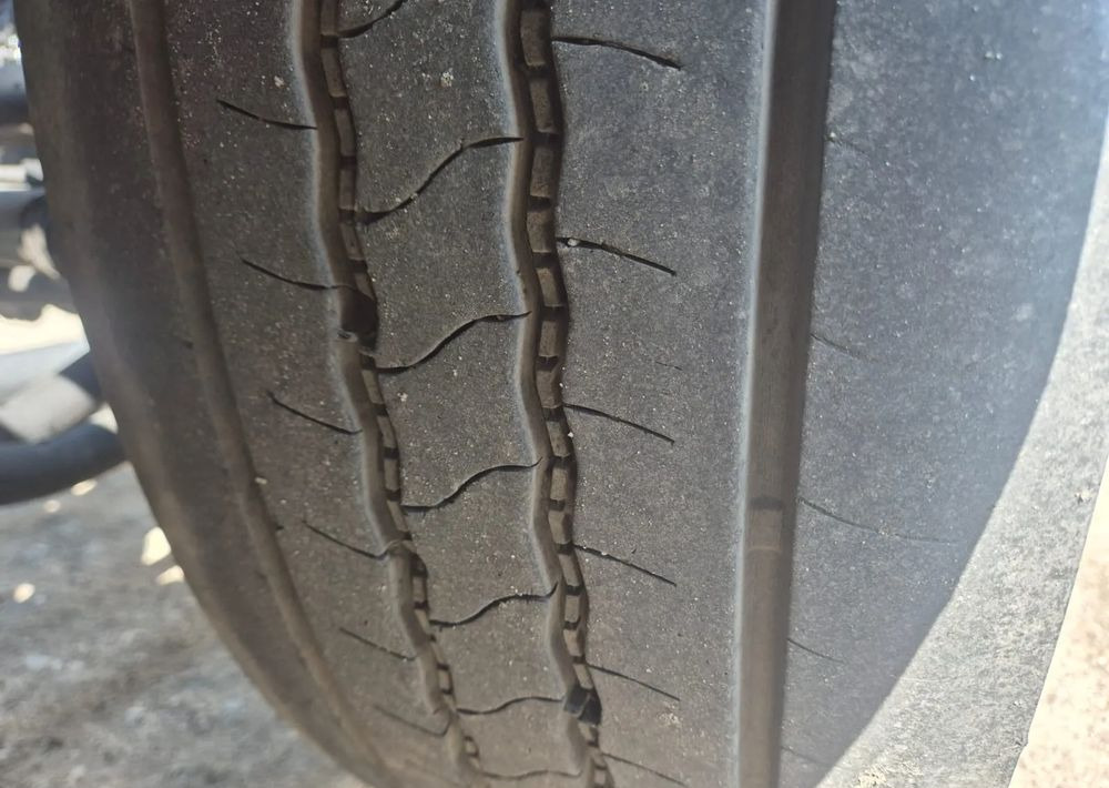 Camion ampliroll MAN TGX 26-460 Hakowiec oś skrętna