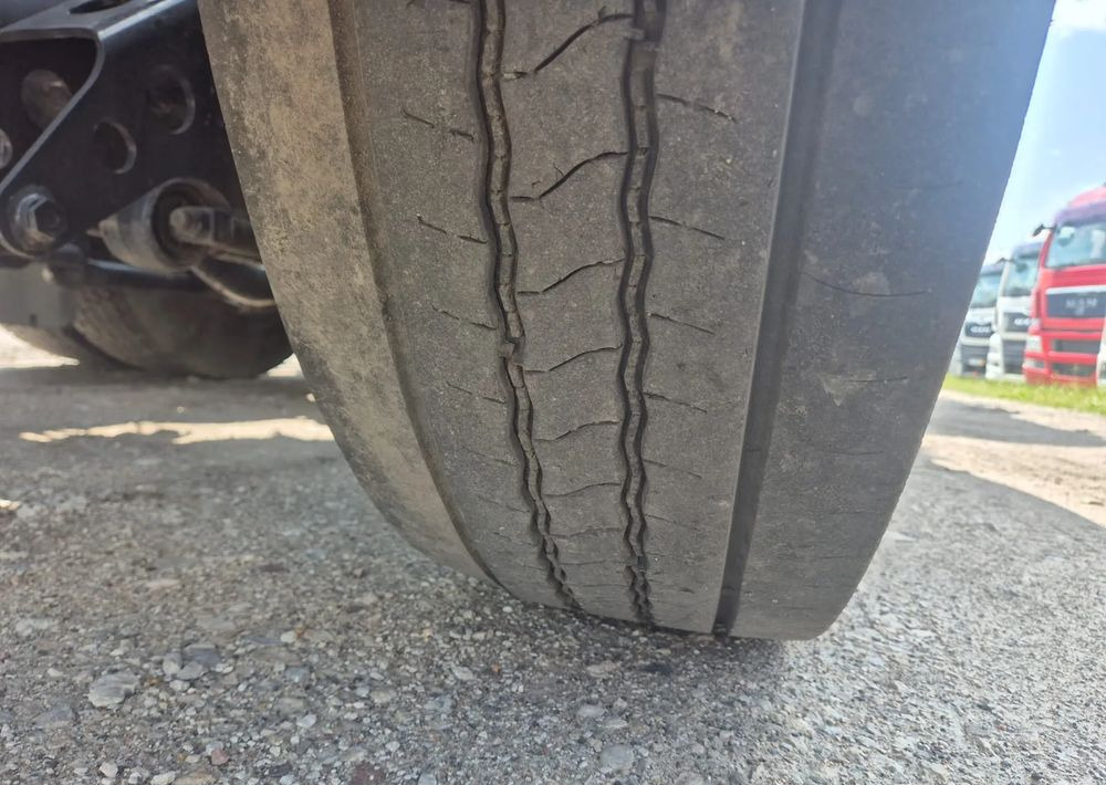 Camion ampliroll MAN TGX 26-460 Hakowiec oś skrętna