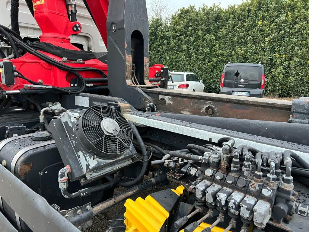 Camion ampliroll MAN TGX 26.480 SCARRABILE CON GRU