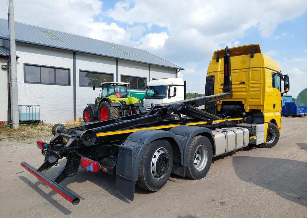 Camion ampliroll MAN TGX 26-500 Hakowiec oś skrętna