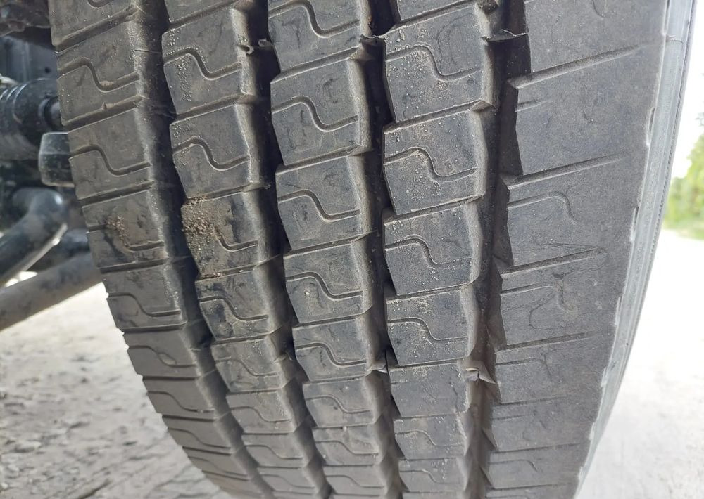 Camion ampliroll MAN TGX 26-500 Hakowiec oś skrętna