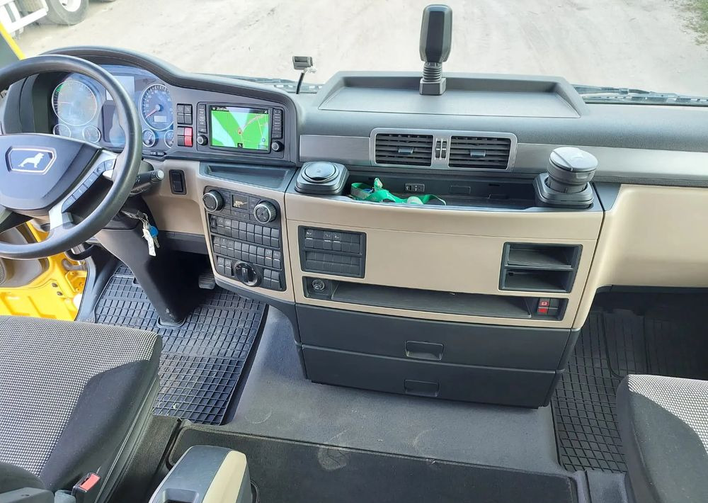 Camion ampliroll MAN TGX 26-500 Hakowiec oś skrętna