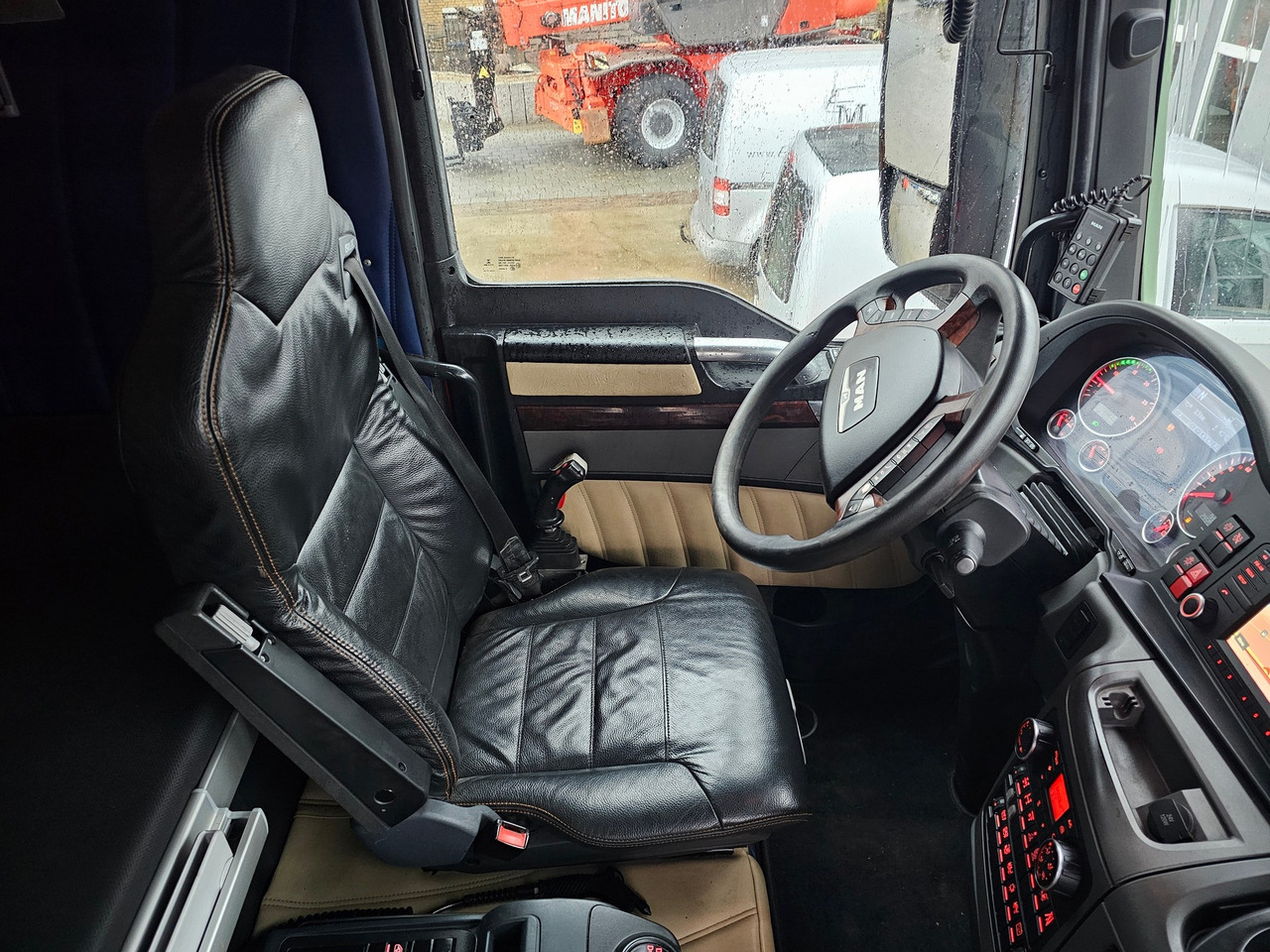 Camion ampliroll MAN TGX 26.560 XLX 6X4