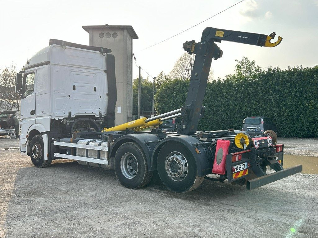 Camion ampliroll MERCEDES ACTROS 25.51 SCARRABILE