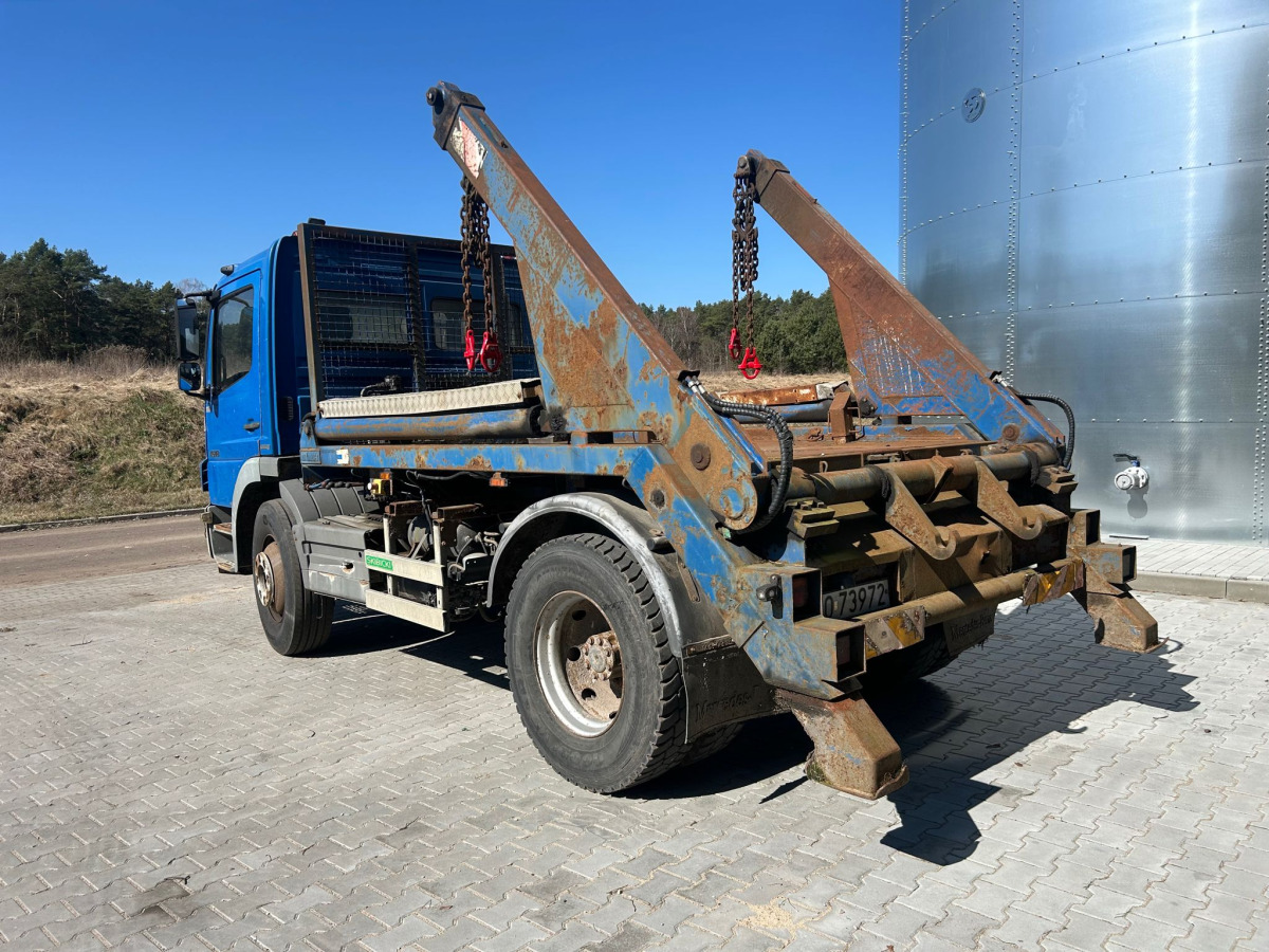 Camion ampliroll MERCEDES BENZ ATEGO HAKOWIEC