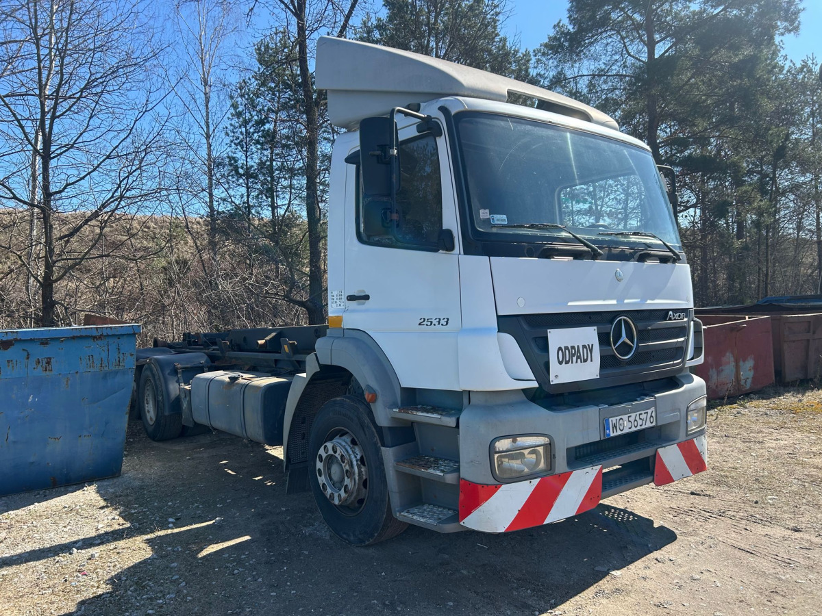 Camion ampliroll MERCEDES BENZ AXOR HAKOWIEC