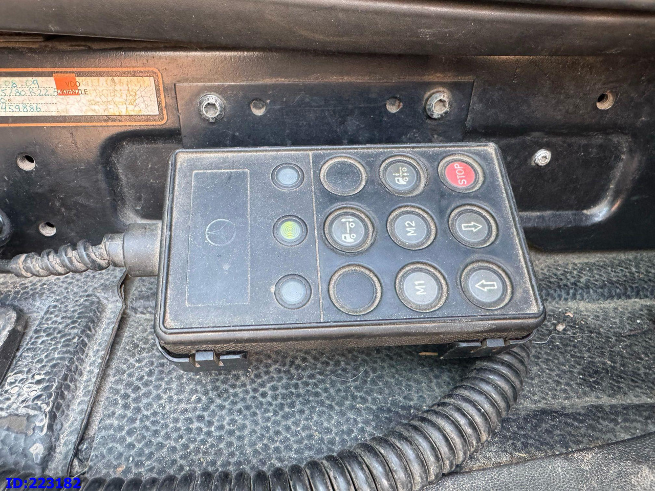 Camion ampliroll MERCEDES-BENZ Actros 2551 8x2 V8 Retarder