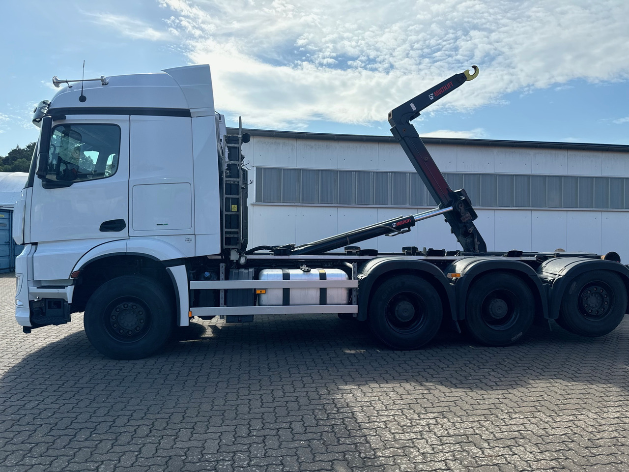 Camion ampliroll MERCEDES-BENZ Arocs 3553 4 Achsen Tridem
