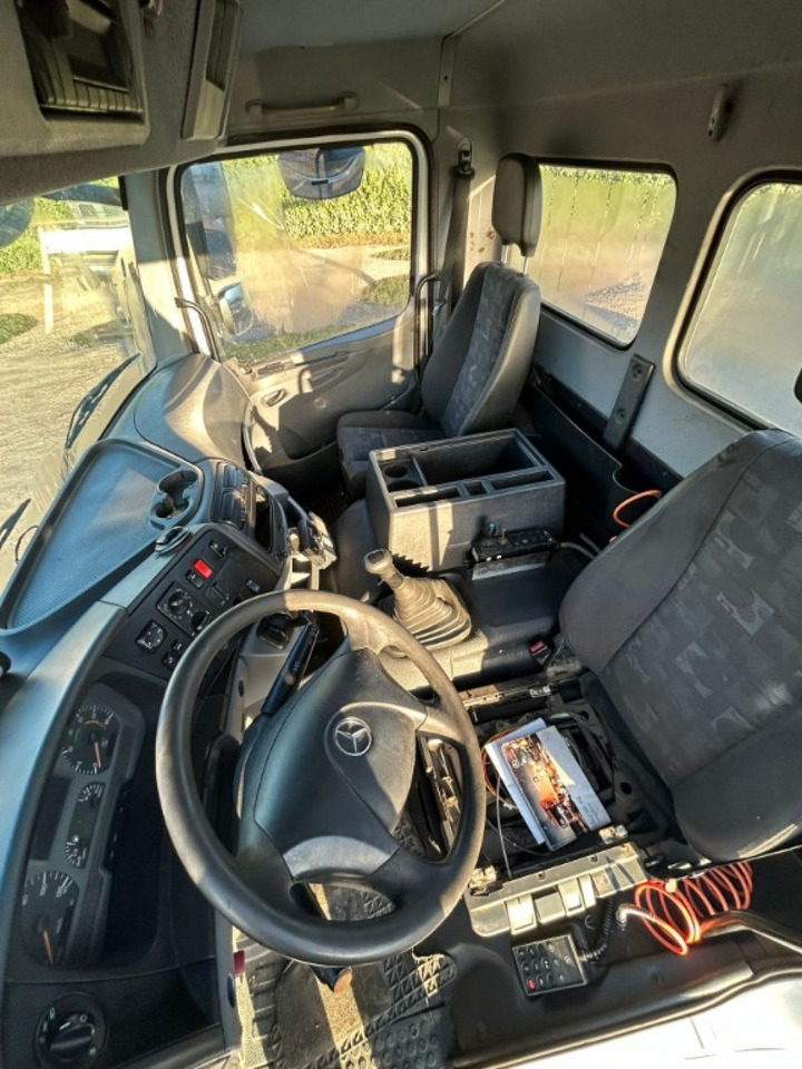 Camion ampliroll MERCEDES-BENZ MERCEDES 2533 SCARRABILE