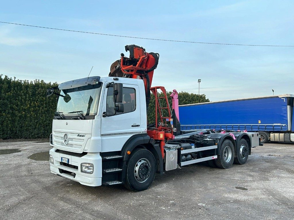 Camion ampliroll MERCEDES-BENZ MERCEDES AXOR 2533 SCARRABILE CON GRU E POLIPO