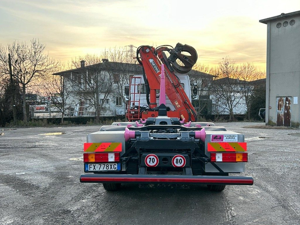 Camion ampliroll MERCEDES-BENZ MERCEDES AXOR 2533 SCARRABILE CON GRU E POLIPO