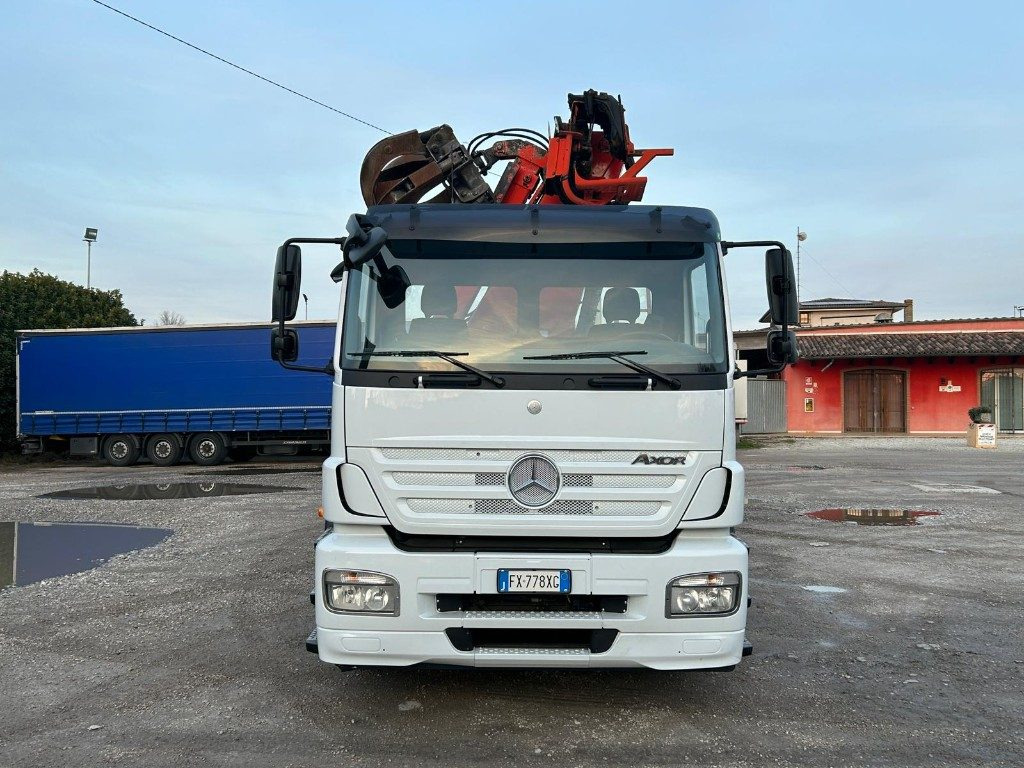 Camion ampliroll MERCEDES-BENZ MERCEDES AXOR 2533 SCARRABILE CON GRU E POLIPO