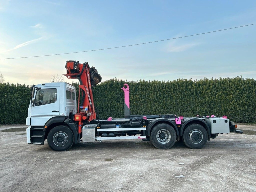 Camion ampliroll MERCEDES-BENZ MERCEDES AXOR 2533 SCARRABILE CON GRU E POLIPO