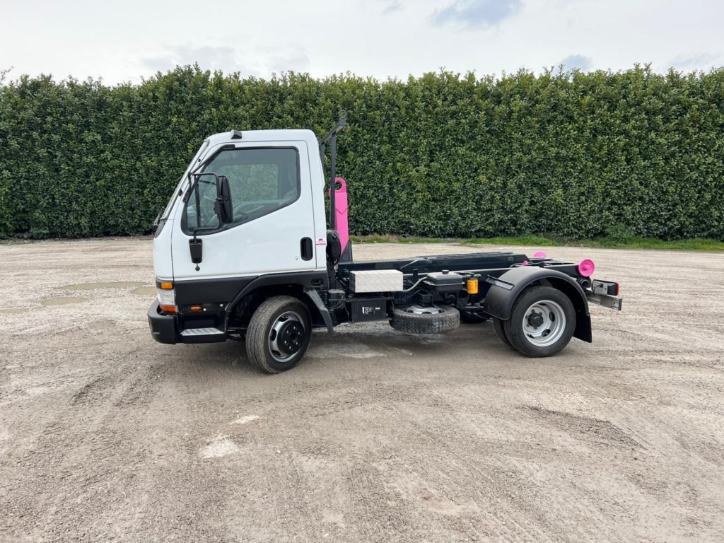 Camion ampliroll MITSUBISHI CANTER 3.0 SCARRABILE
