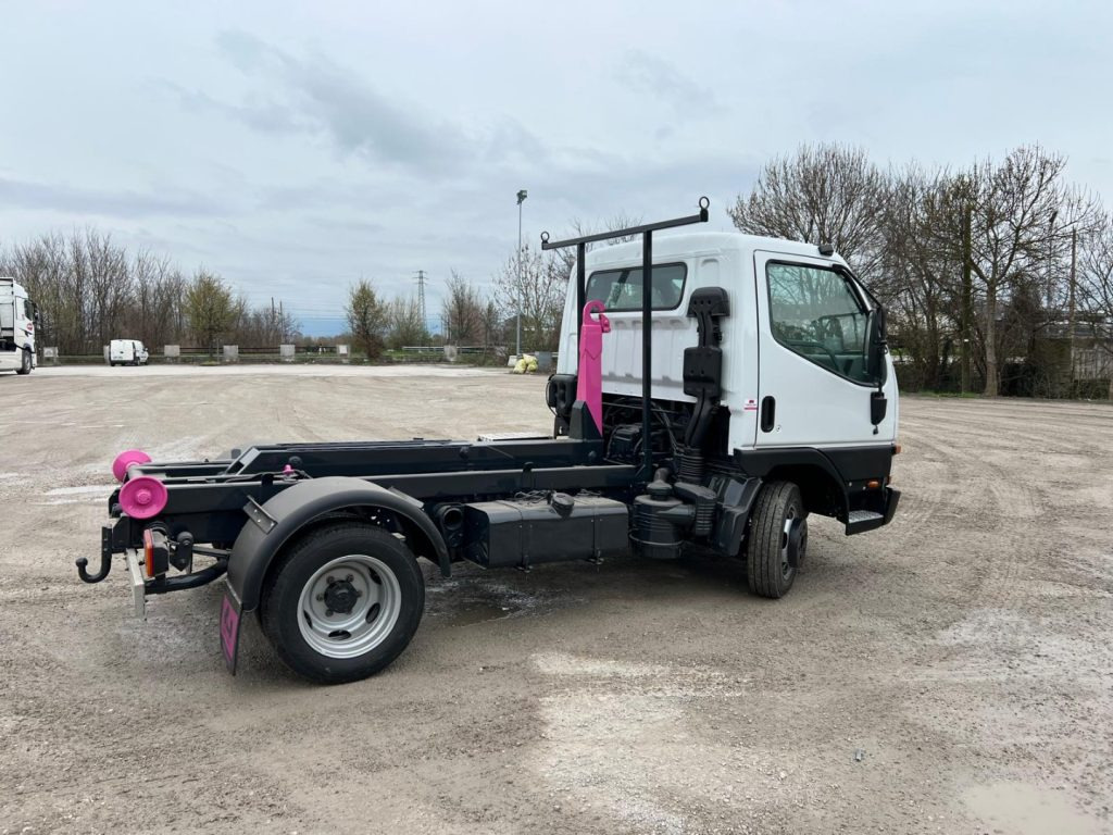 Camion ampliroll MITSUBISHI CANTER 3.0 SCARRABILE