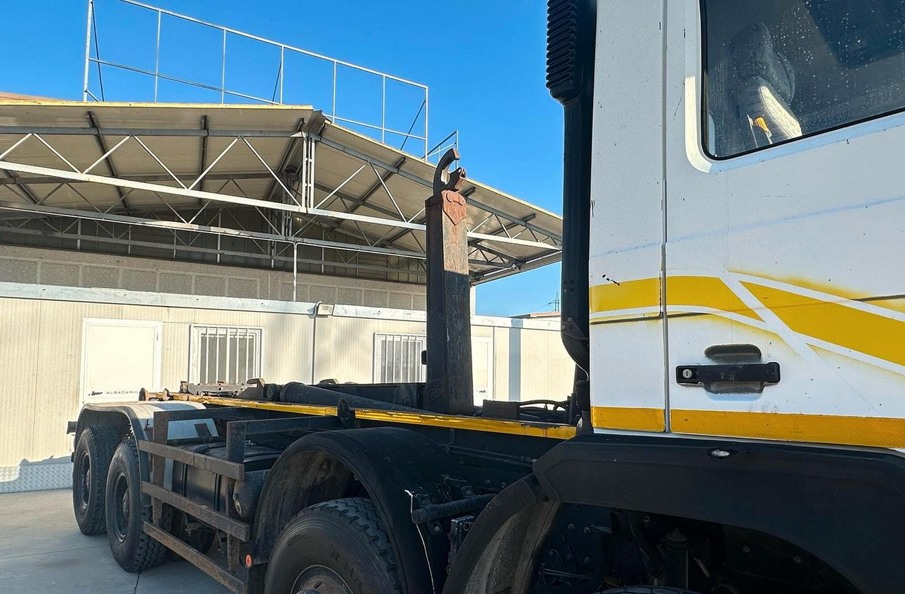 Camion ampliroll Man 4 assi scarrabile