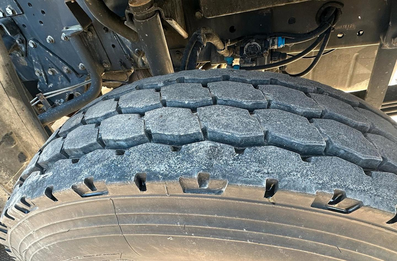 Camion ampliroll Man 4 assi scarrabile