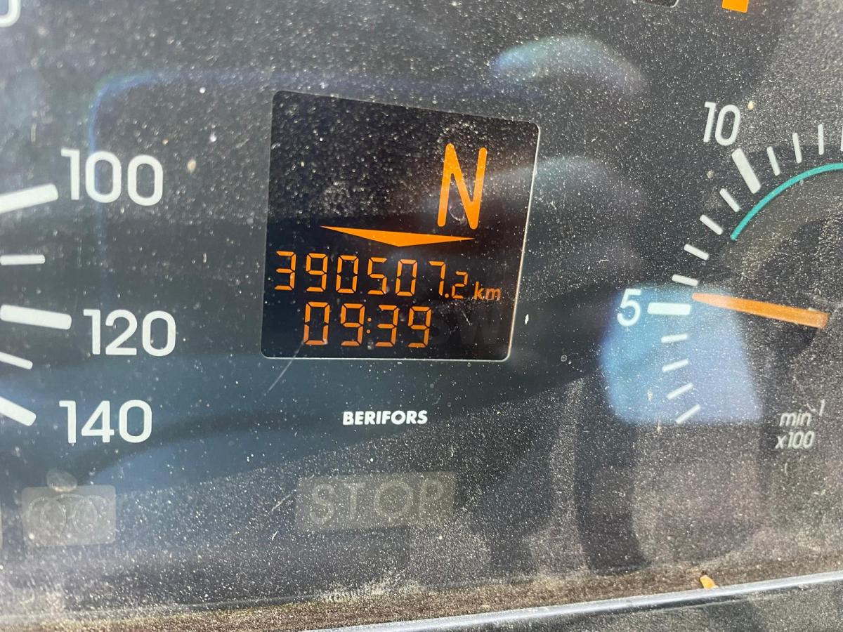 Camion ampliroll Mercedes Actros 2631