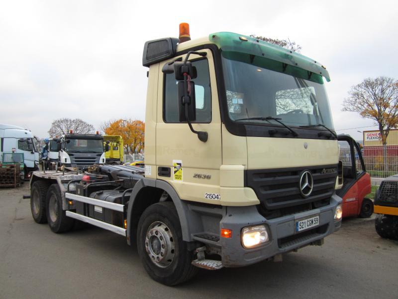 Camion ampliroll Mercedes Actros 2636