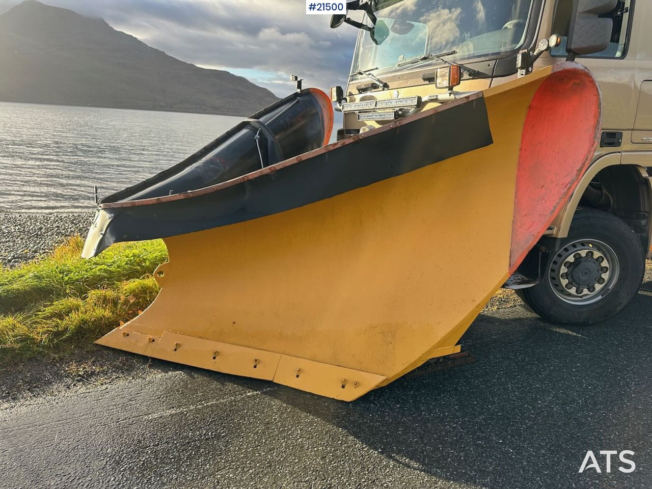 Camion ampliroll Mercedes Actros 2848 4x4+2 brøyterigget krokbil