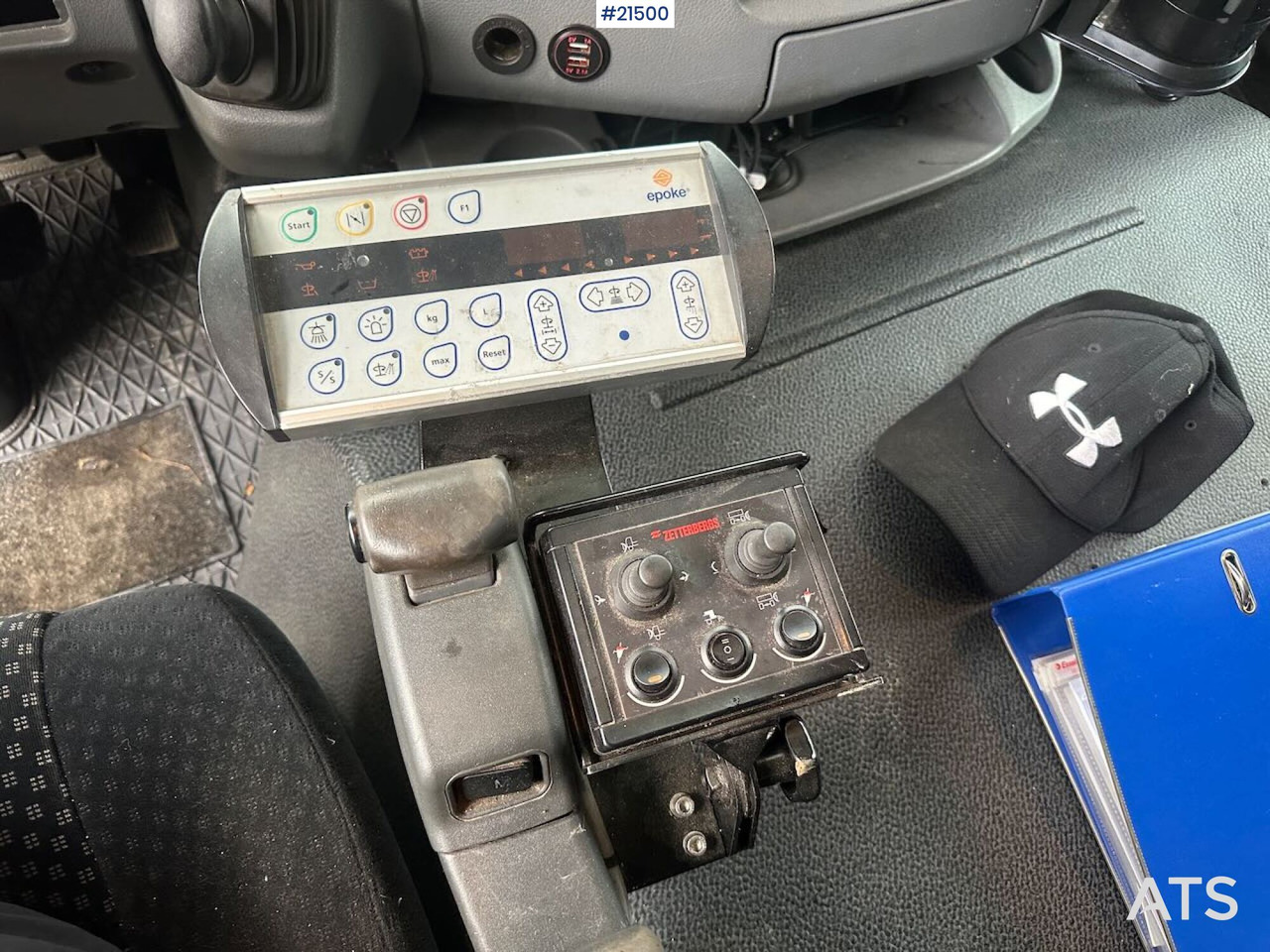 Camion ampliroll Mercedes Actros 2848 4x4+2 brøyterigget krokbil