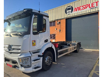 Camion ampliroll Mercedes Antos 1843