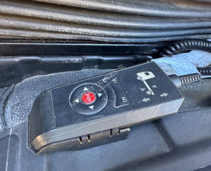 Camion ampliroll Mercedes Antos 1843