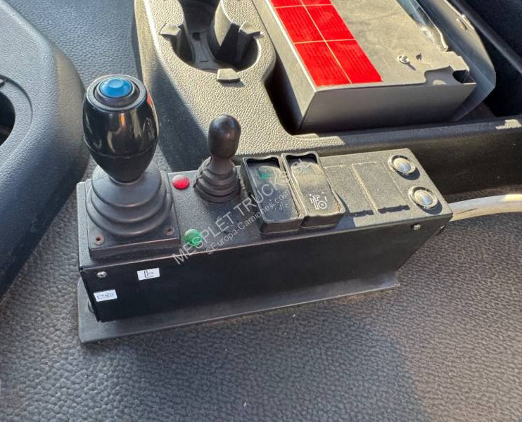 Camion ampliroll Mercedes Antos 1843