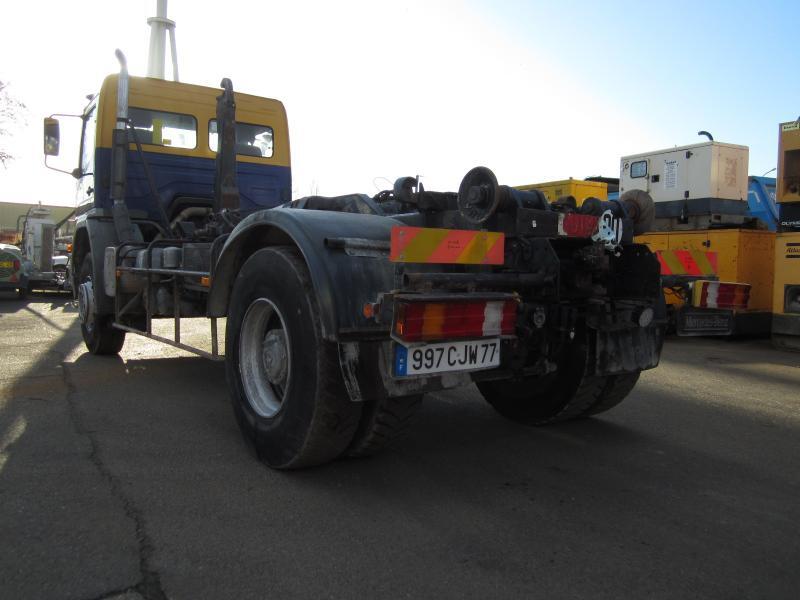 Camion ampliroll Mercedes Atego 1823