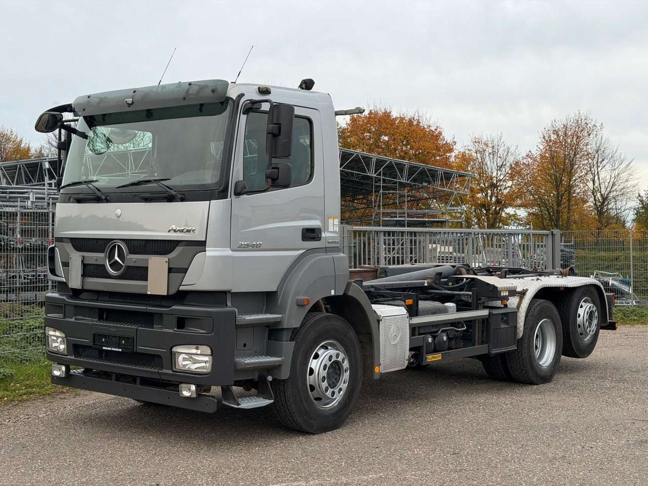 Camion ampliroll Mercedes-Benz 2540 L 6x2 Palfinger T20 mit hydr. Containerverr