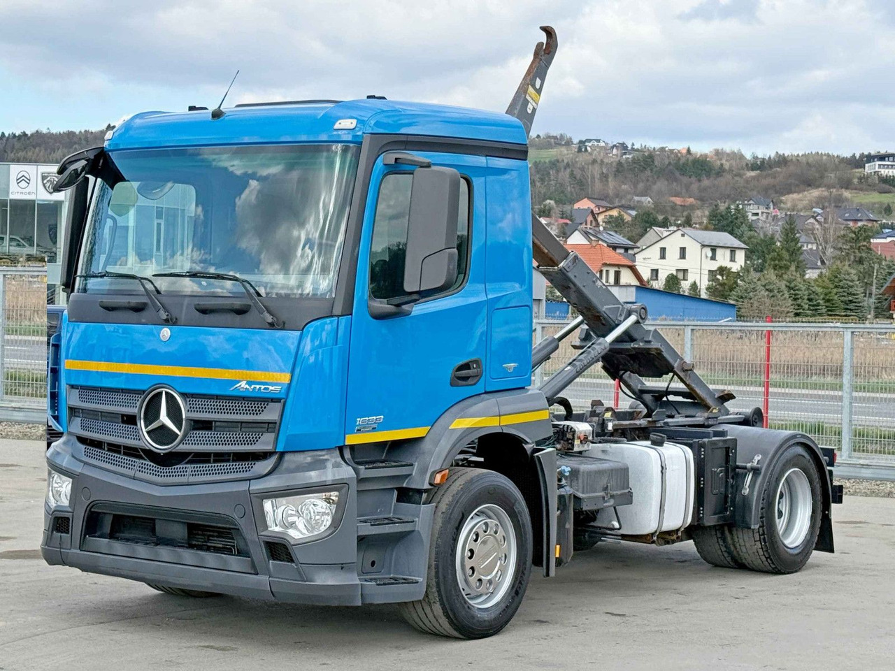 Camion ampliroll Mercedes-Benz ANTOS 1833 Abrollkipper * Top Zustand!