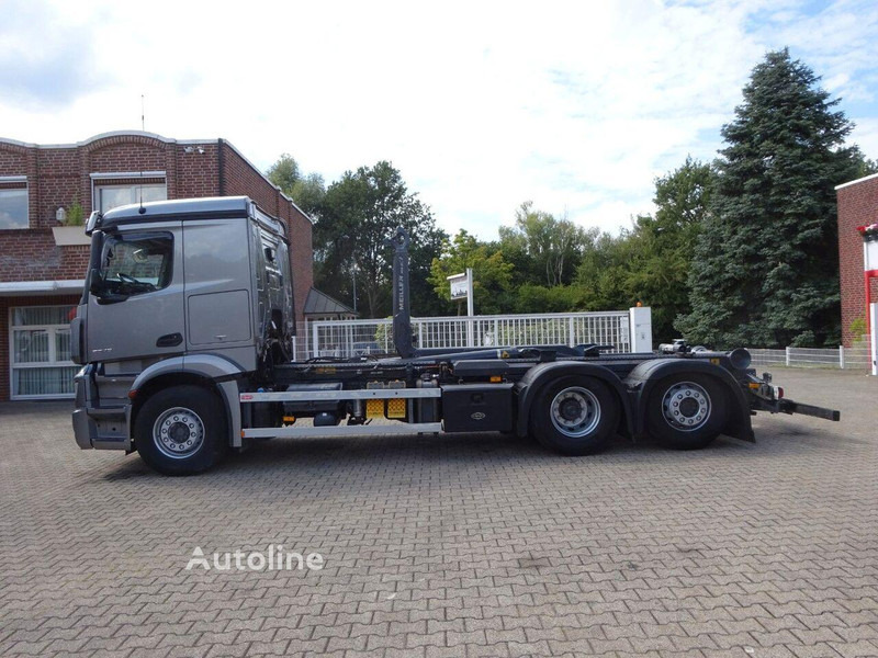 Camion ampliroll Mercedes-Benz Actros 2545 Hook lift truck 6x2