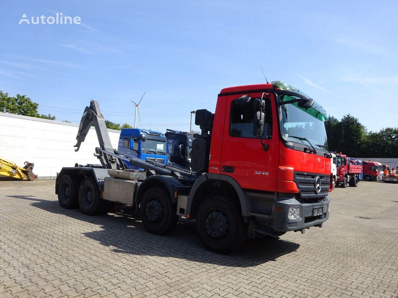 Camion ampliroll Mercedes-Benz Actros 3246 - Hook lift truck