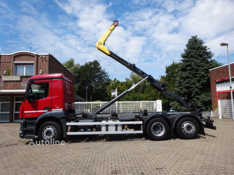Camion ampliroll Mercedes-Benz Antos 2532 - Hook lift truck